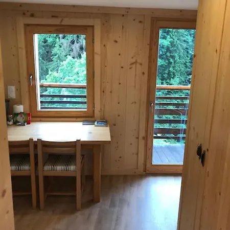 A La Montagne